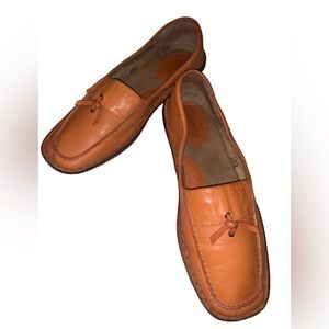 Born Leather Ladies Rust Colored Loafers Size 8.5